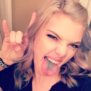 Meet your Posher, Steph